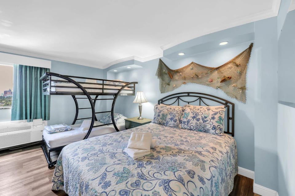 Direct Oceanfront Lazy River Top Resort House in Myrtle Beach