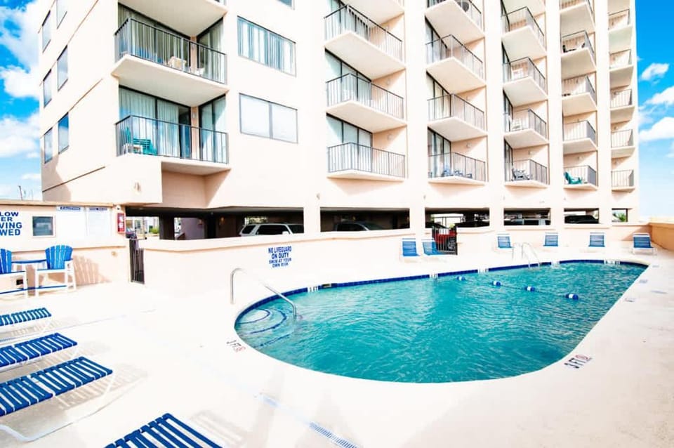 Oceanfront Suite Private Balcony Top Location House in North Myrtle Beach