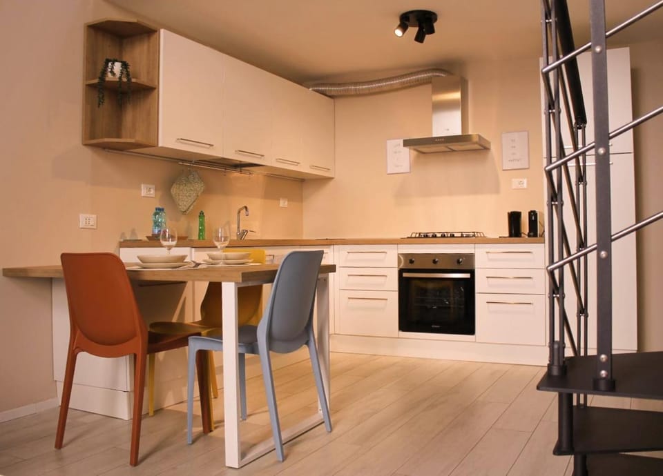 Kitchen or kitchenette, Dining area, dishwasher, stove