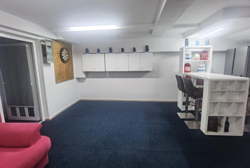 Darts, Seating area