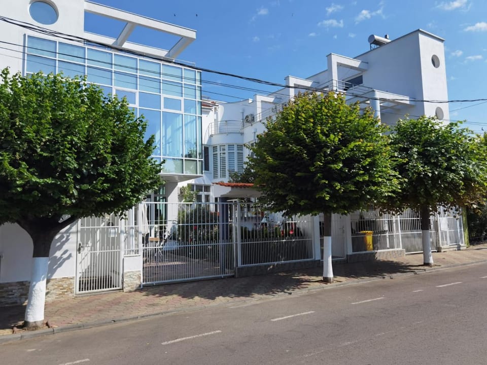 Property building, Day