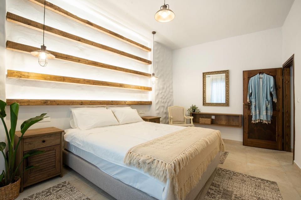 Bed, Photo of the whole room, Bedroom, towels, wardrobe