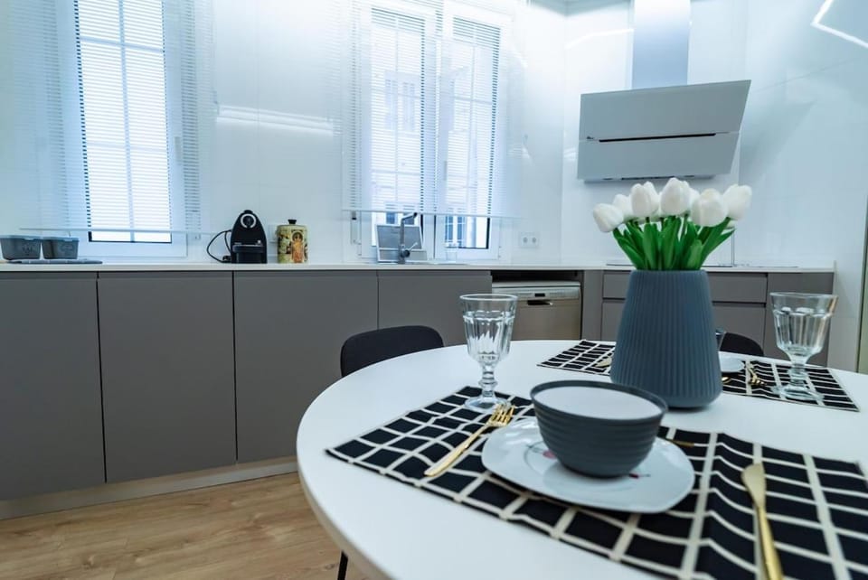 Carmen 6 by ARoom Apartment in León
