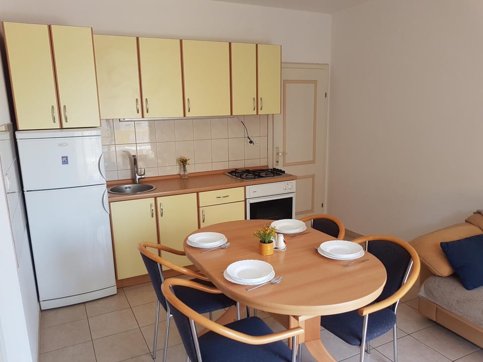 Kitchen or kitchenette, Living room, Dining area