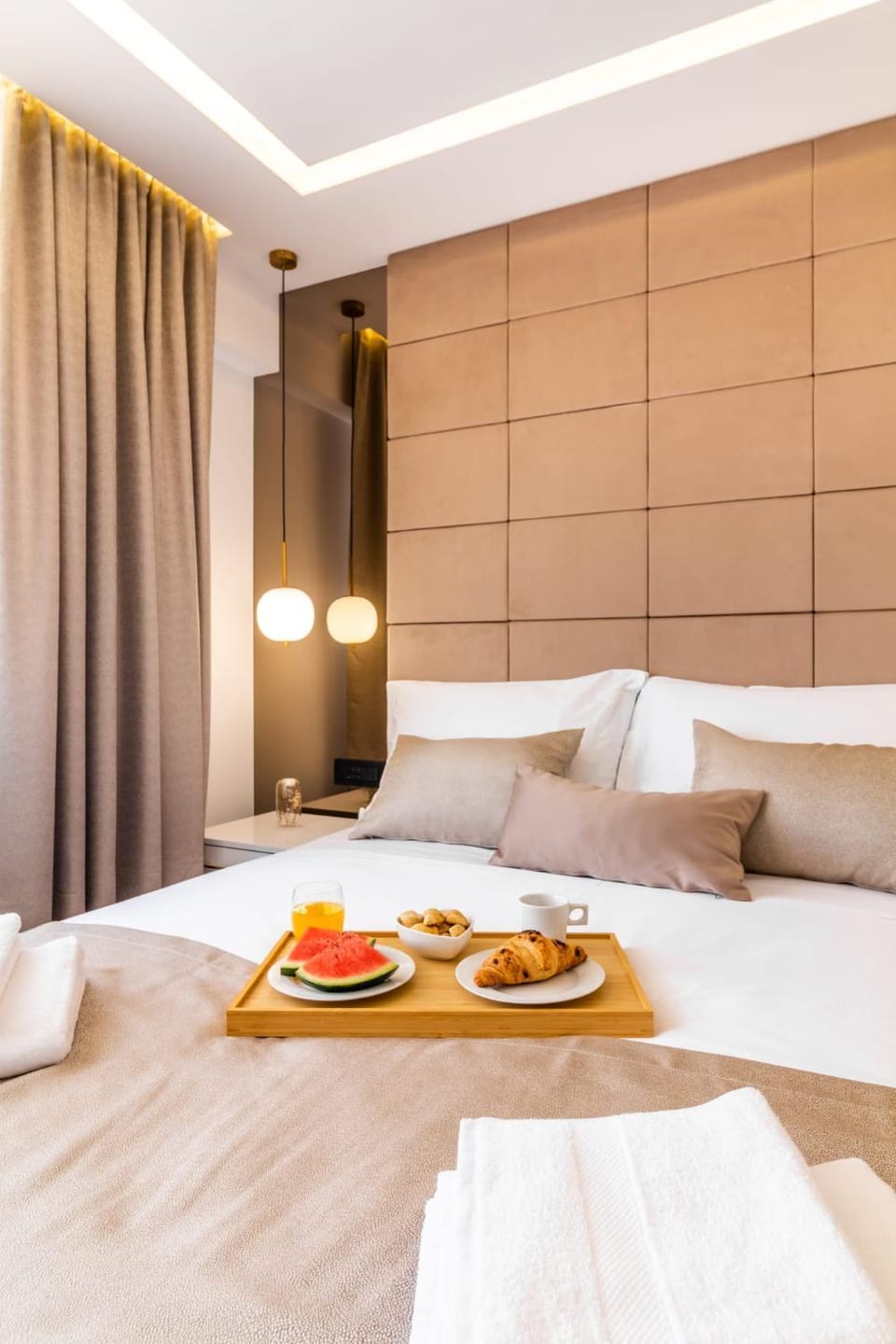 Bed, Food and drinks, Photo of the whole room, Seating area, Bedroom, Food, Breakfast