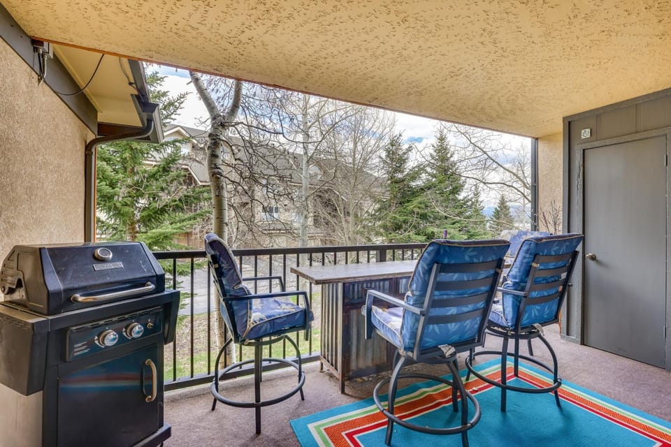 1 Mi to Marina: Frisco Condo w/ Mtn-View Balcony! House in Frisco