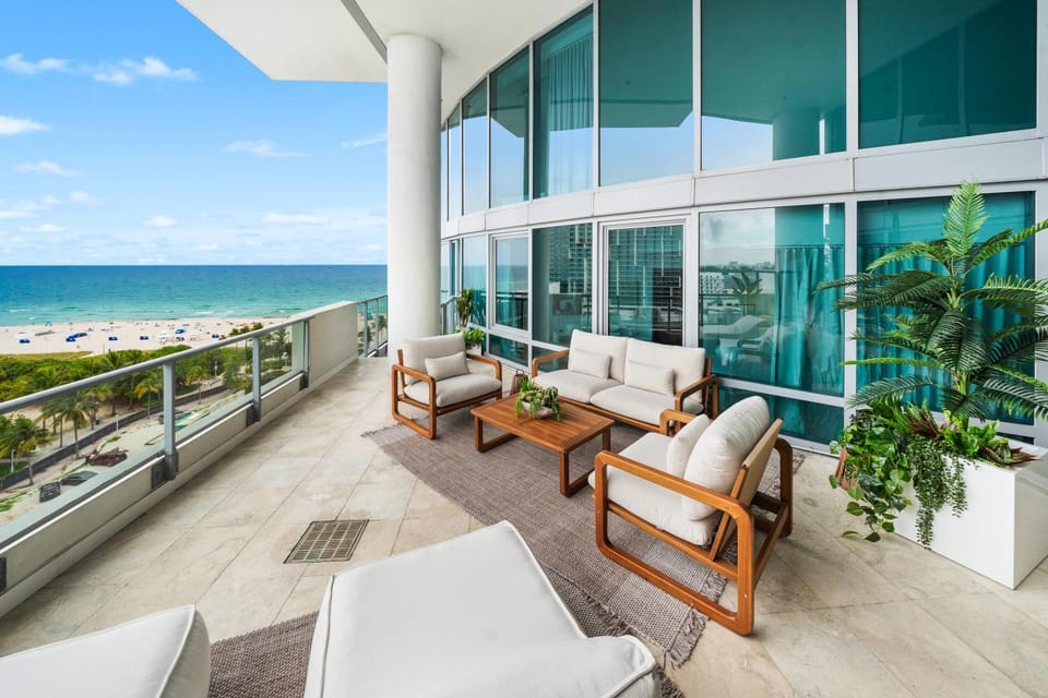 Balcony/Terrace, Seating area, Beach, Sea view