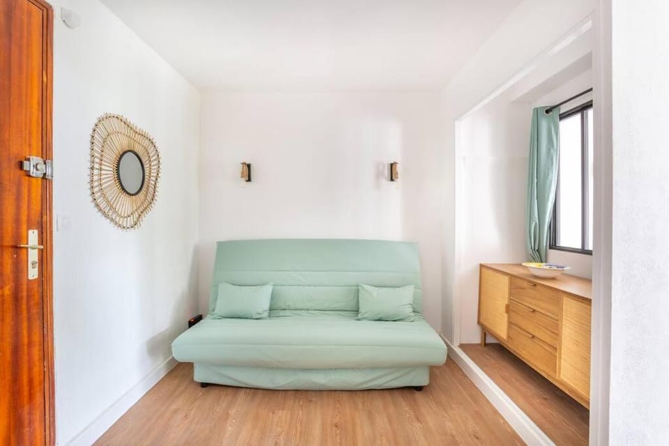 Living room, Seating area, wardrobe