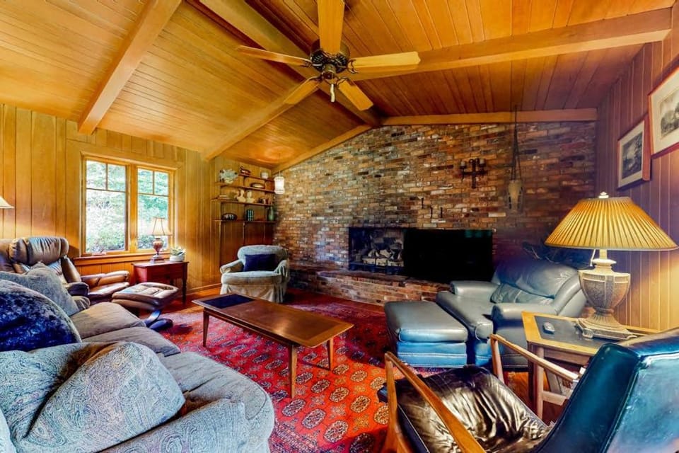 Justus Bluff House in Hendersonville