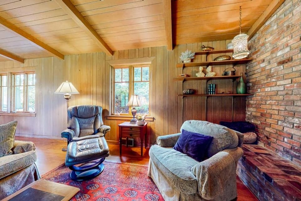 Justus Bluff House in Hendersonville