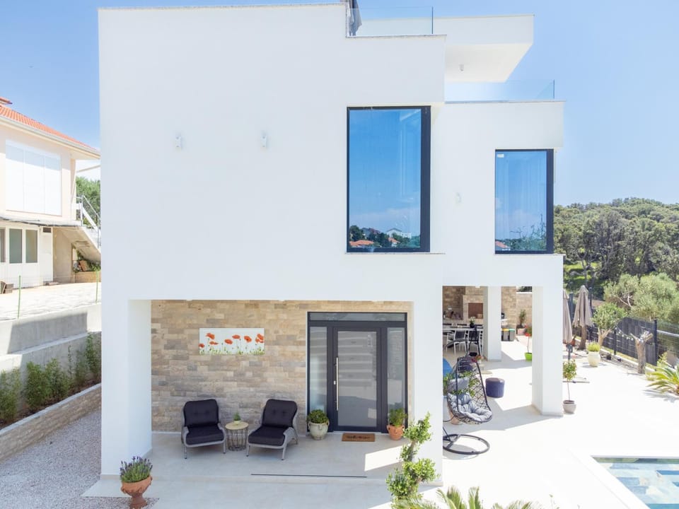 Property building, Patio