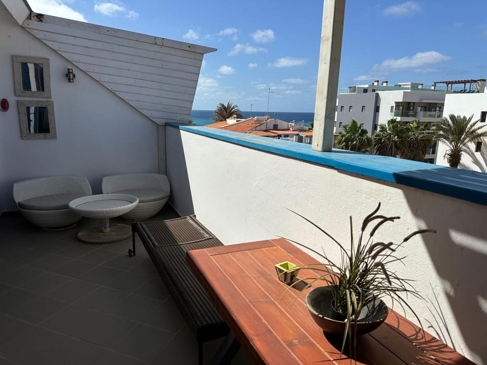 Leme Bedje Three bedroom - By Bobbywashere Apartment in Santa Maria