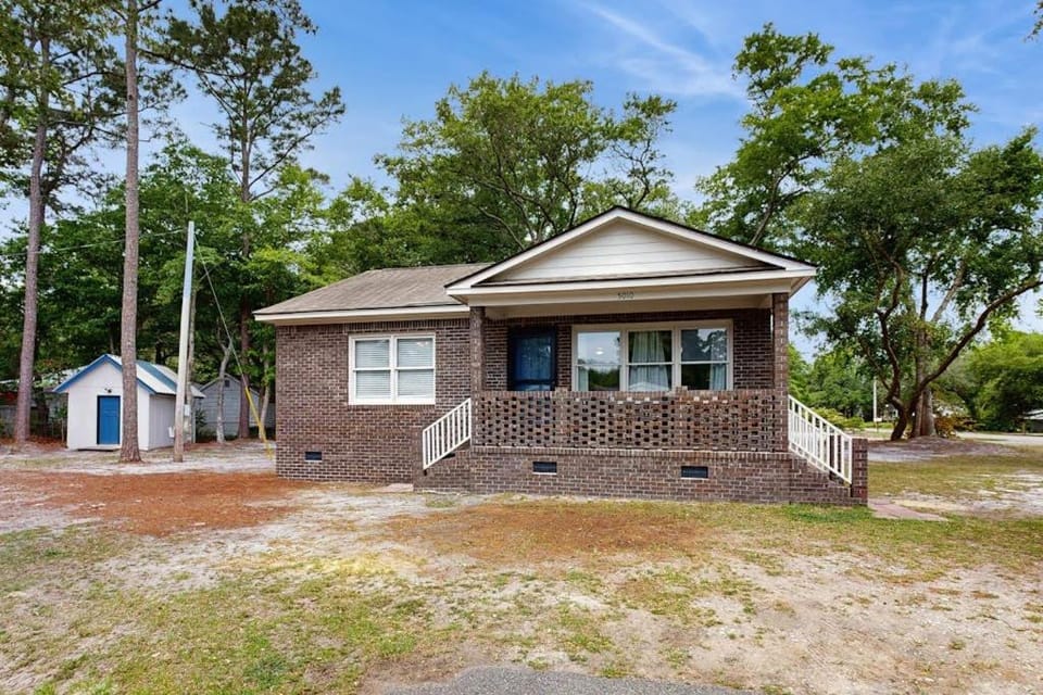 The Little Brick Cottage House in Murrells Inlet