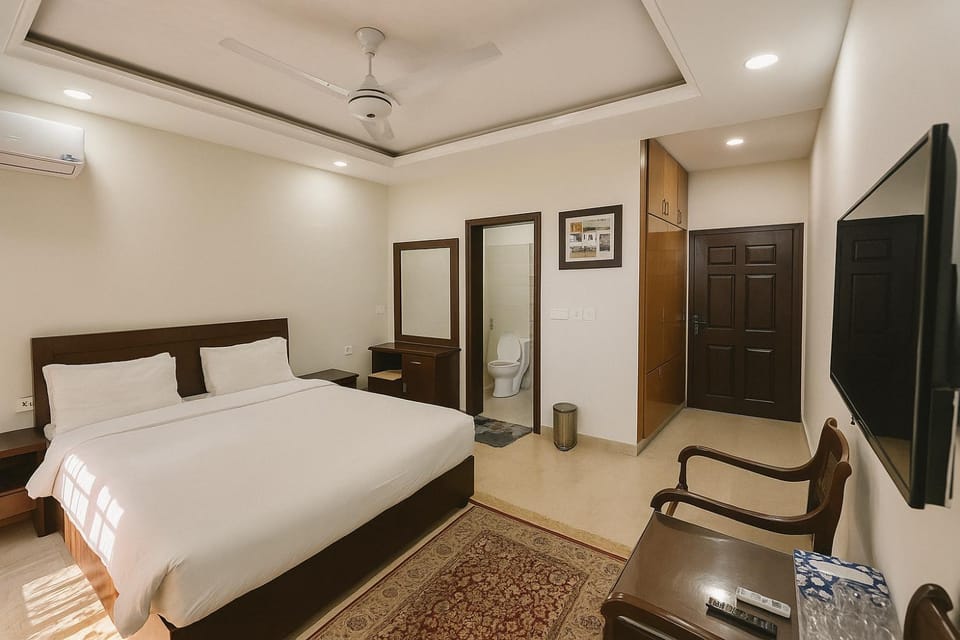 Ziel Guest House Banigala Islamabad Near Gerrys & NIH Hospital Bed and Breakfast in Islamabad