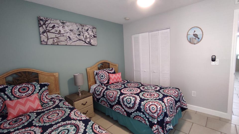 2BR / 2BA Apartment Sienna Park. Apartment in Gulf Gate Estates
