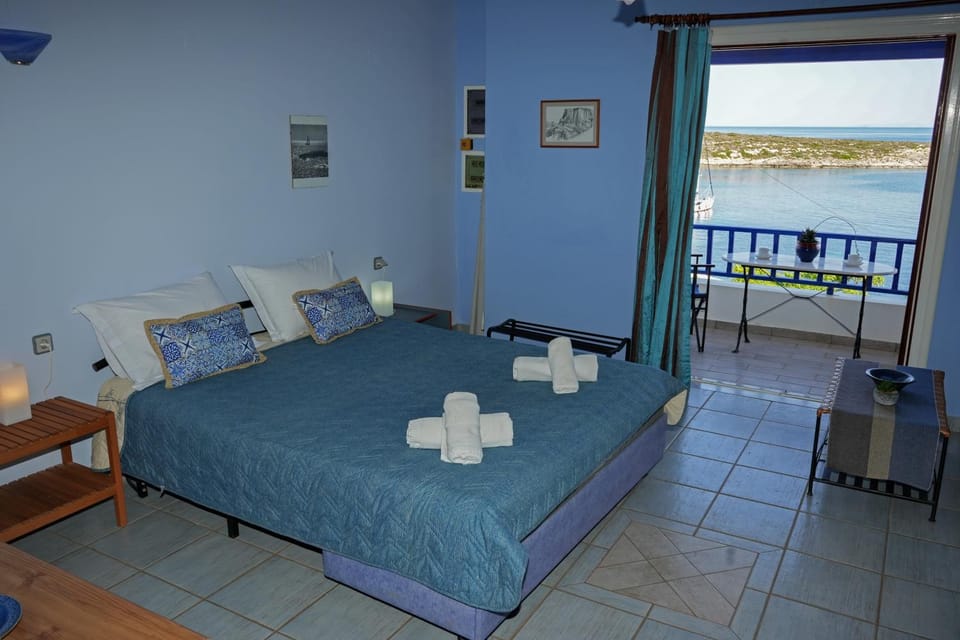 Varda apartments - Kythoikies holiday houses Apartment in Islands