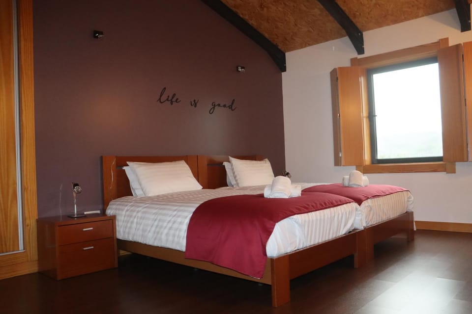 Casa da Escola Farm Stay in Portugal