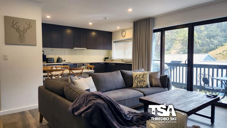 Living room, Mountain view