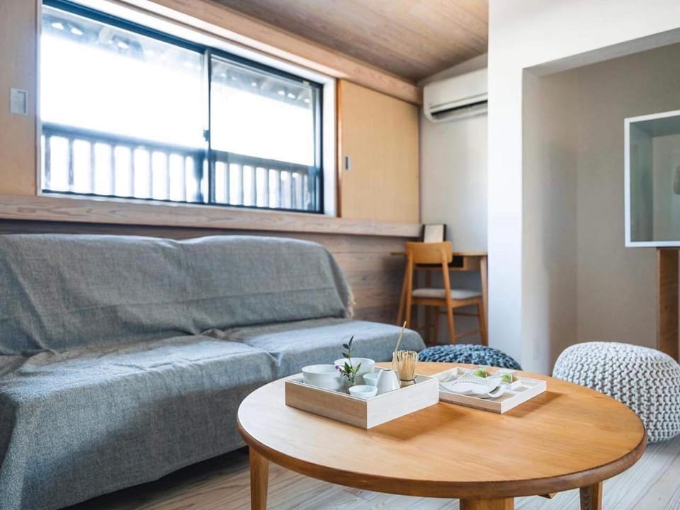 Living room, Seating area, Dining area, air conditioner