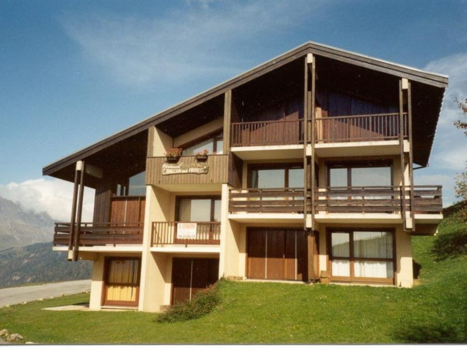 Studio cosy rez de chaussée 4 pers. près des pistes, équipé avec terrasse et parking. - FR-1-733-84 Apartment in Notre-Dame-de-Bellecombe