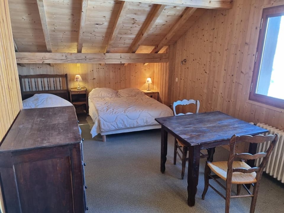 Grand chalet 11 pers, 4 chambres, Sud, proche ski - FR-1-733-72 Chalet in Notre-Dame-de-Bellecombe