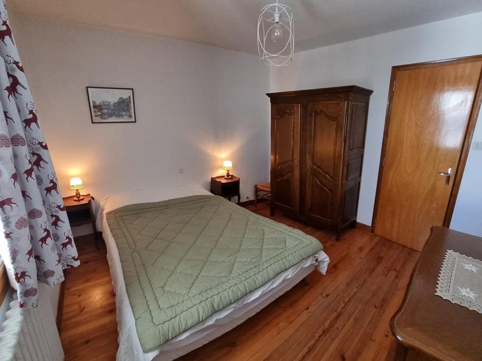 Grand chalet 11 pers, 4 chambres, Sud, proche ski - FR-1-733-72 Chalet in Notre-Dame-de-Bellecombe