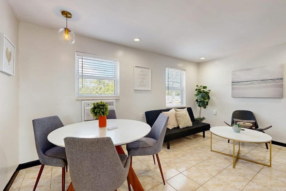 Adams Street Stunner, Unit 2 House in Hollywood
