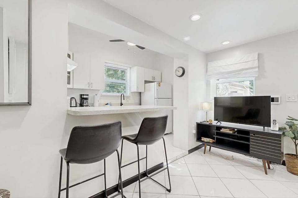Adams Street Stunner House in Hollywood