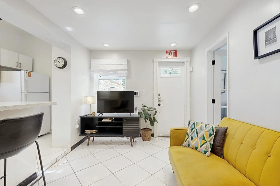 Adams Street Stunner, Unit 1 House in Hollywood