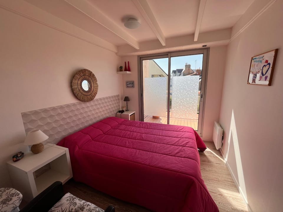 Duplex 4 pers, à 150m de la plage avec garage privé Apartment in Les Sables-d'Olonne