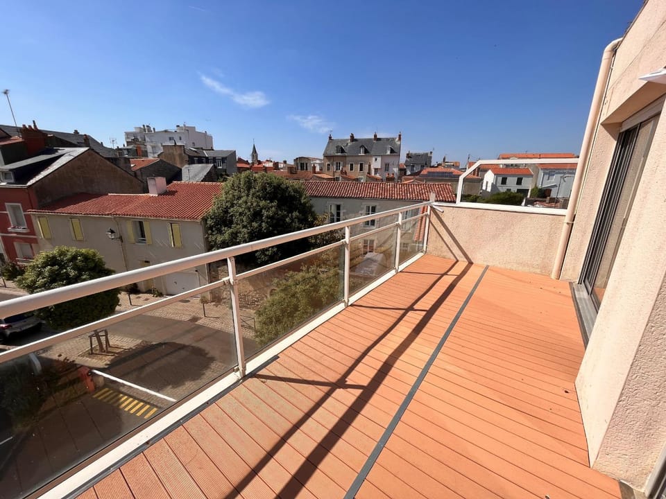Duplex 4 pers, à 150m de la plage avec garage privé Apartment in Les Sables-d'Olonne