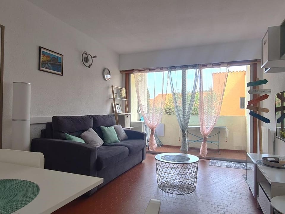 Appartement T2 avec Terrasse et Parking Privé près de la Plage - FR-1-309-385 Apartment in Collioure