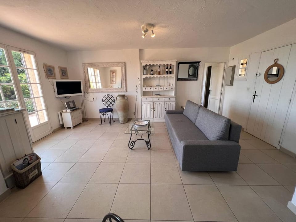 Mas 3 chambres avec piscine, clim, Wi-Fi et tennis - FR-1-726-29 House in La Croix-Valmer