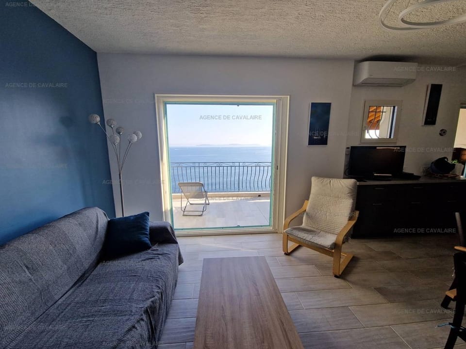 Appartement rénové 2 chambres avec clim, wifi, et parking à Cavalaire-sur-Mer - FR-1-100-308 Apartment in Cavalaire-sur-Mer