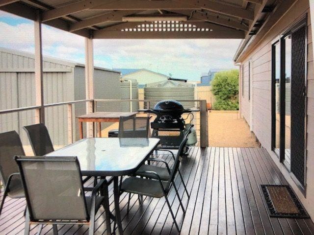 Patio, BBQ facilities
