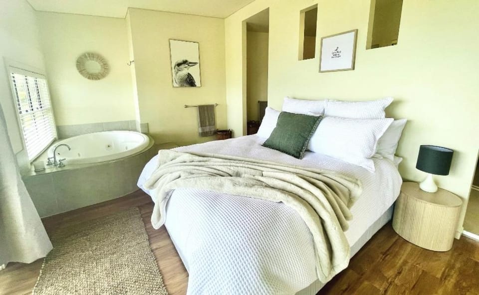 Bedroom, Bath