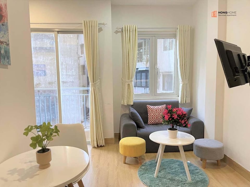 TV and multimedia, Coffee/tea facilities, Living room, Seating area, Dining area