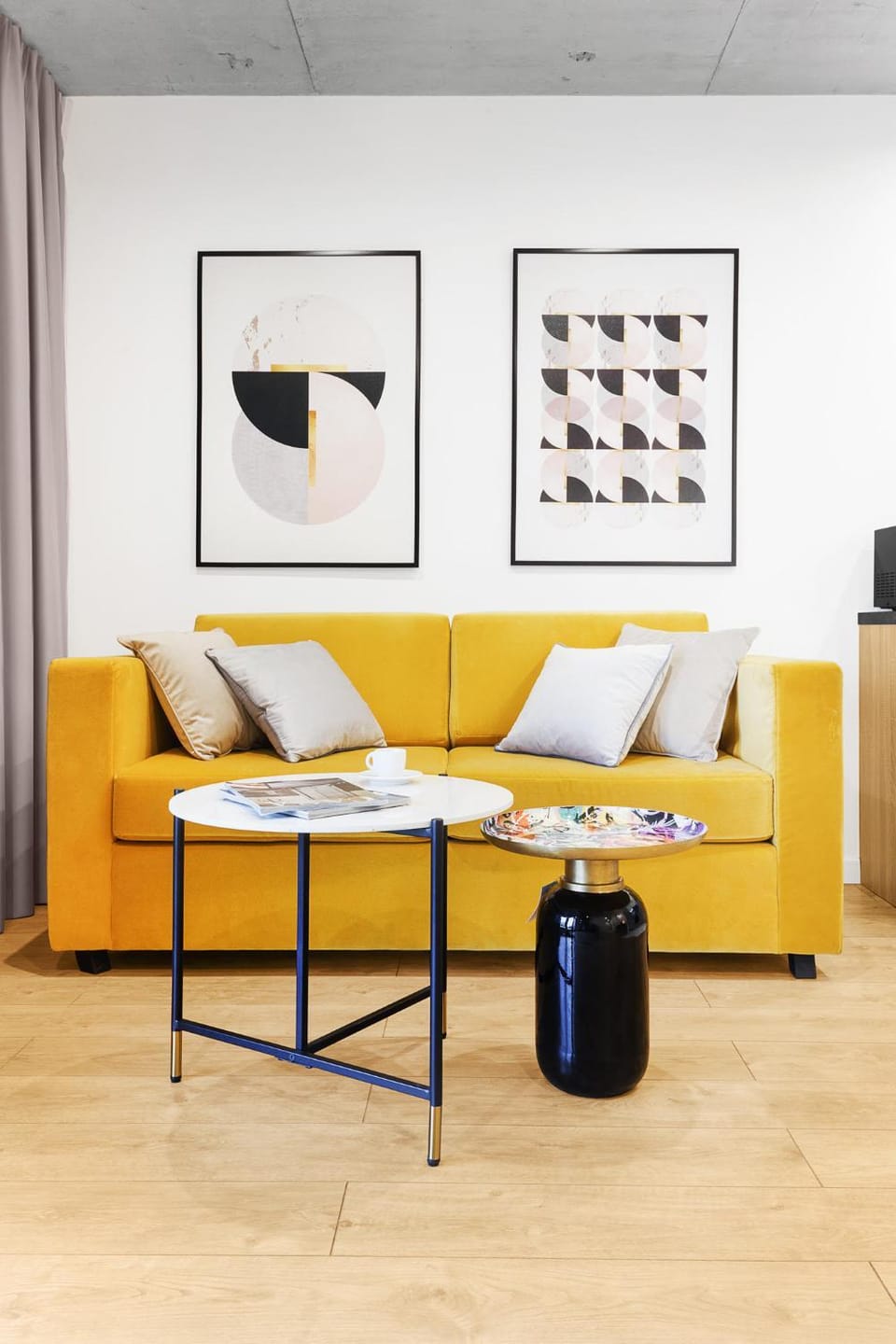 Living room, Seating area