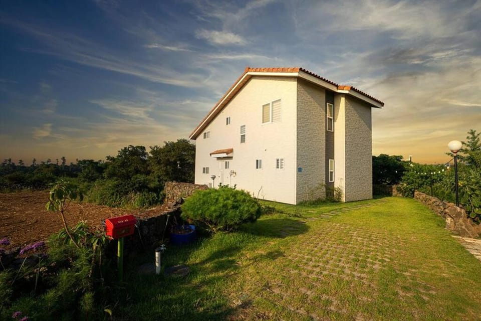 Arche House B Villa in South Korea