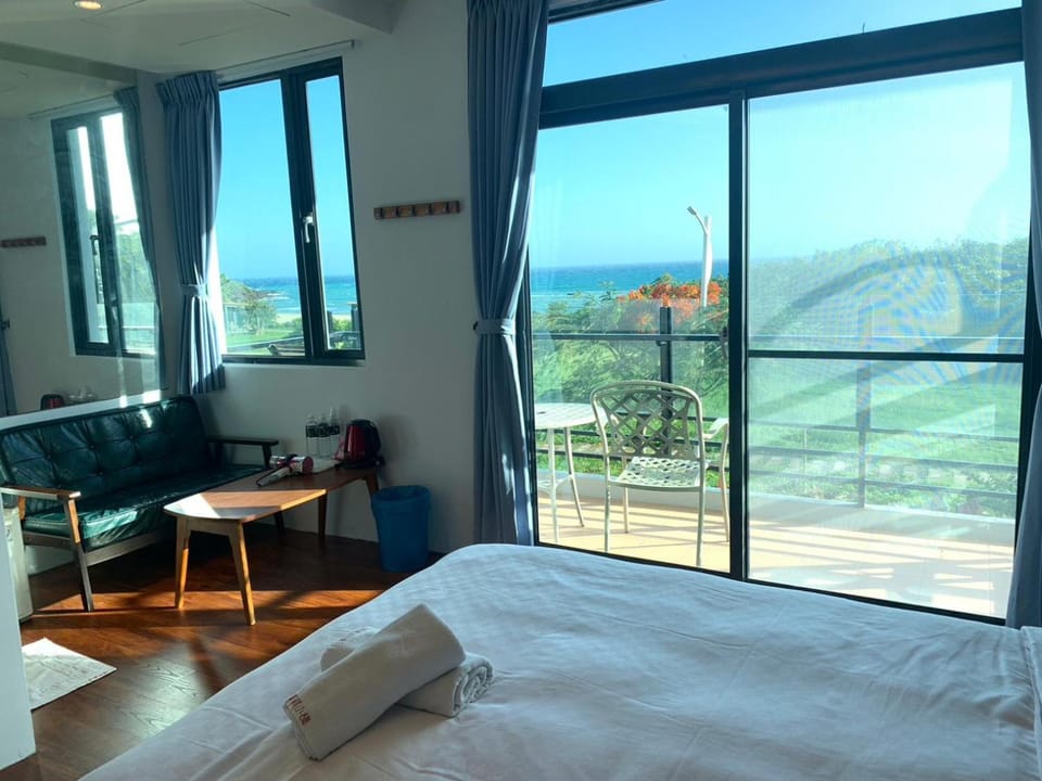Bed, View (from property/room), Balcony/Terrace