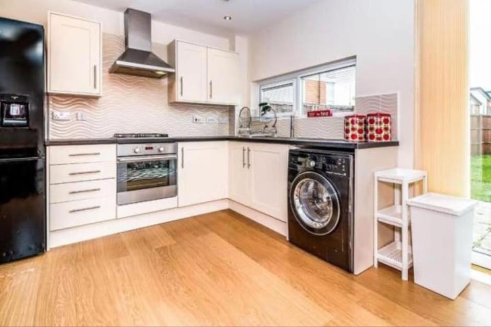 3-bedroom house - car parking - air conditioning House in Manchester