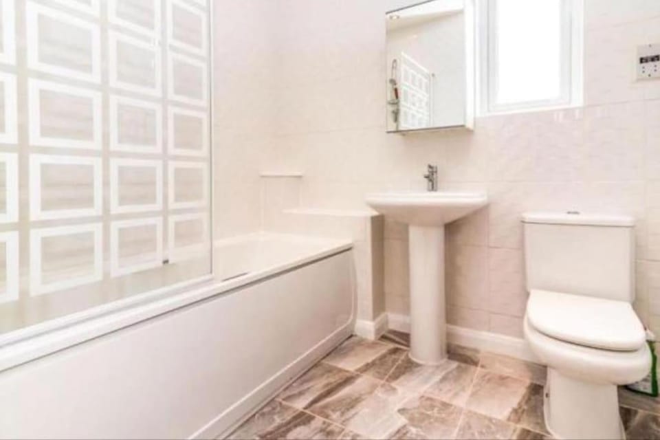 3-bedroom house - car parking - air conditioning House in Manchester