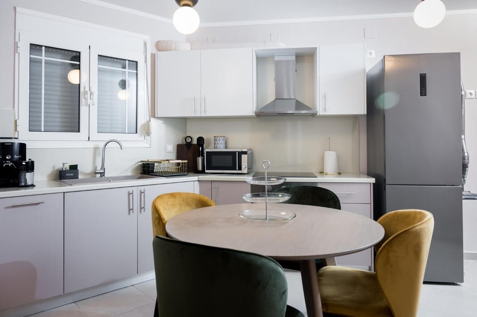 Coffee/tea facilities, Kitchen or kitchenette, Dining area, minibar, pet friendly, stove
