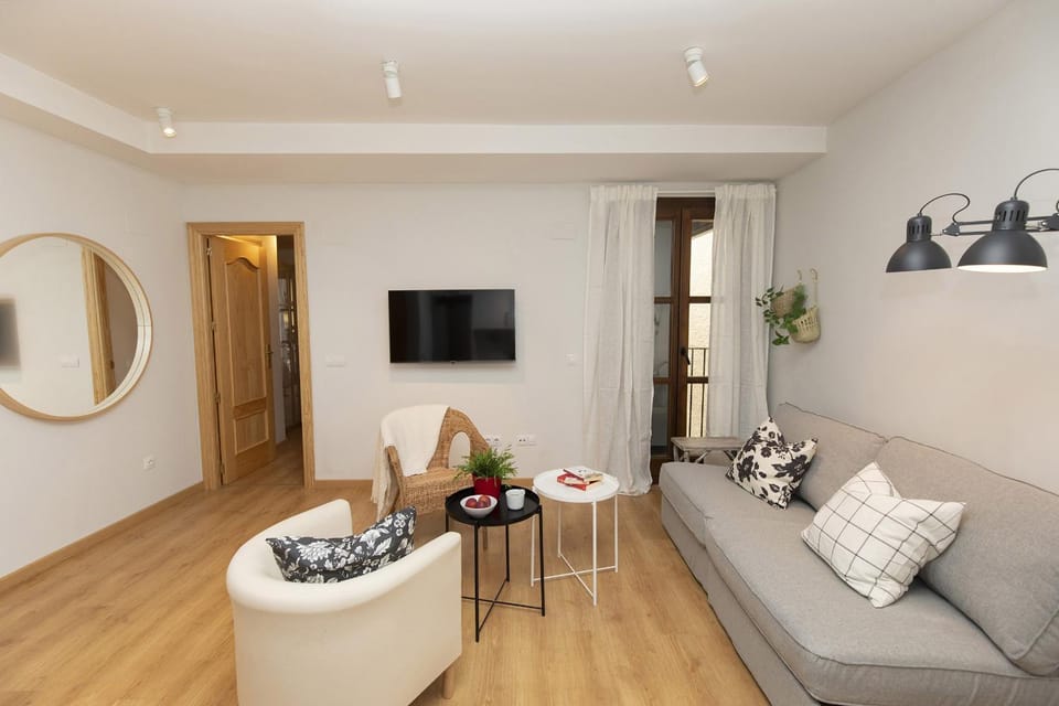 Communal lounge/ TV room, Living room
