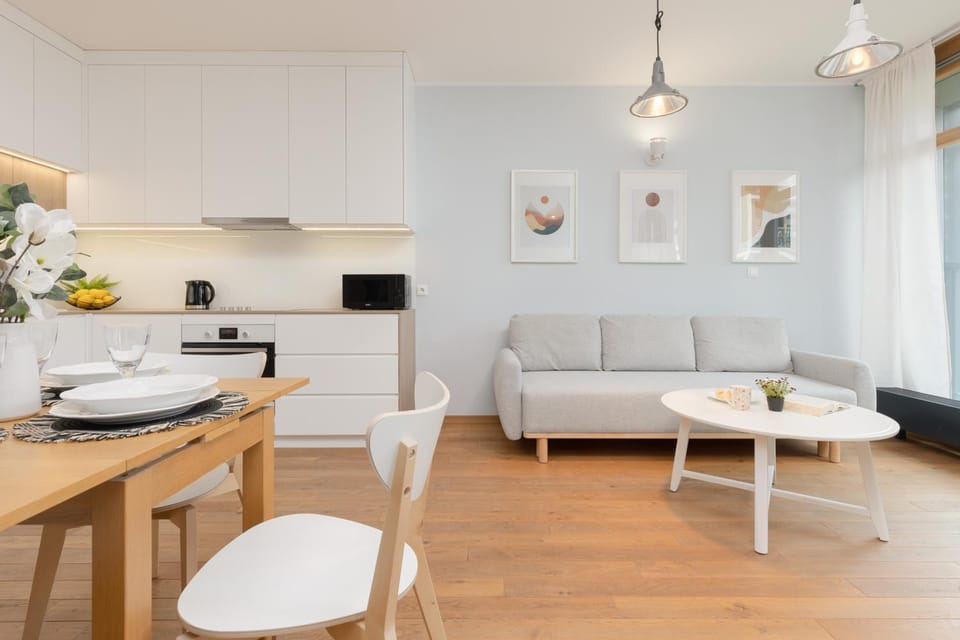 Kitchen or kitchenette, Seating area, Dining area