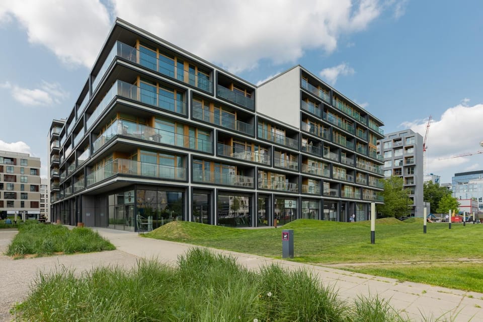Property building, Neighbourhood
