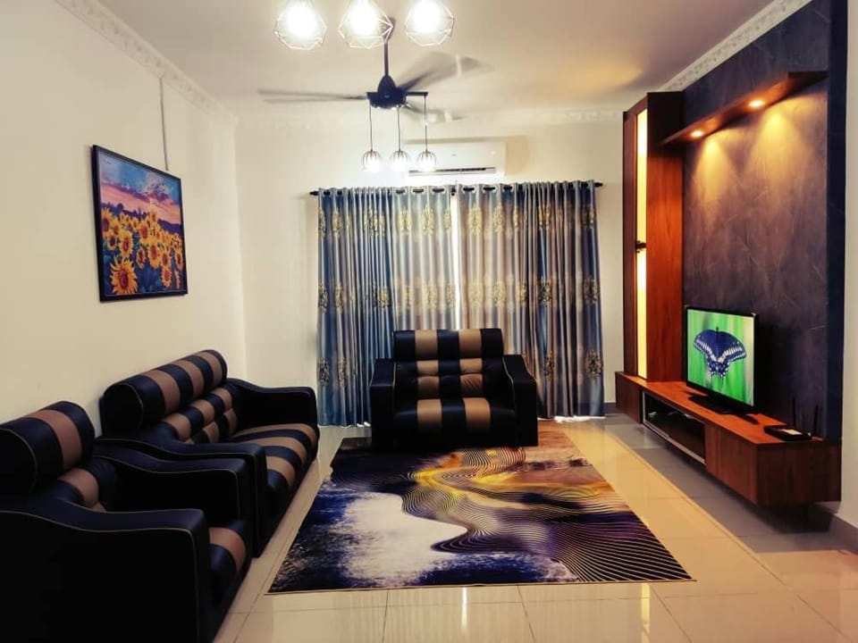 EZHomestay Platinum near Cyberjaya Putrajaya KLIA House in Selangor, Malaysia