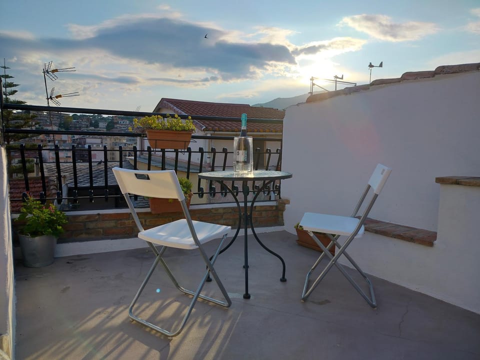 Balcony/Terrace, Balcony/Terrace