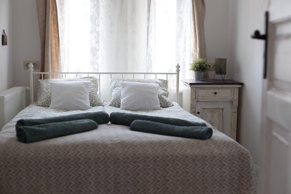 Kúria Apartman Budapest with free parking Apartment in Budapest
