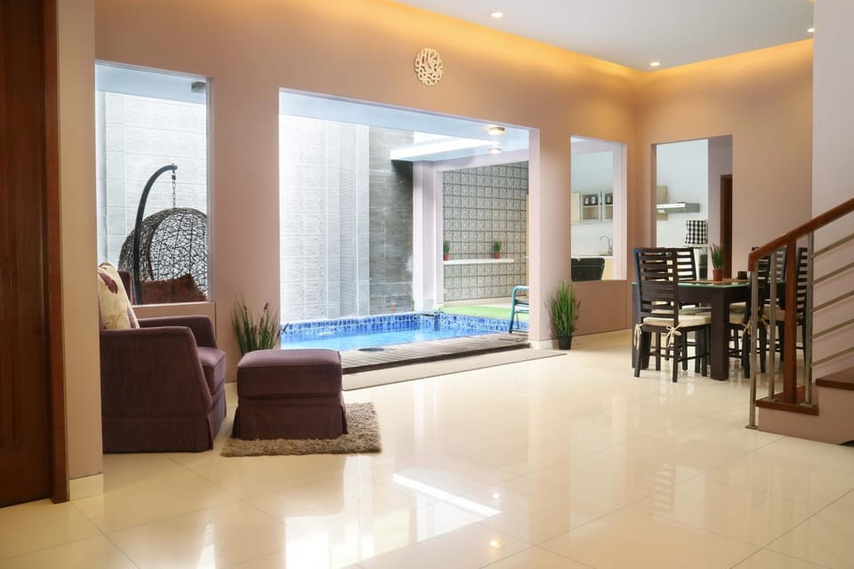 Pool view, Swimming pool